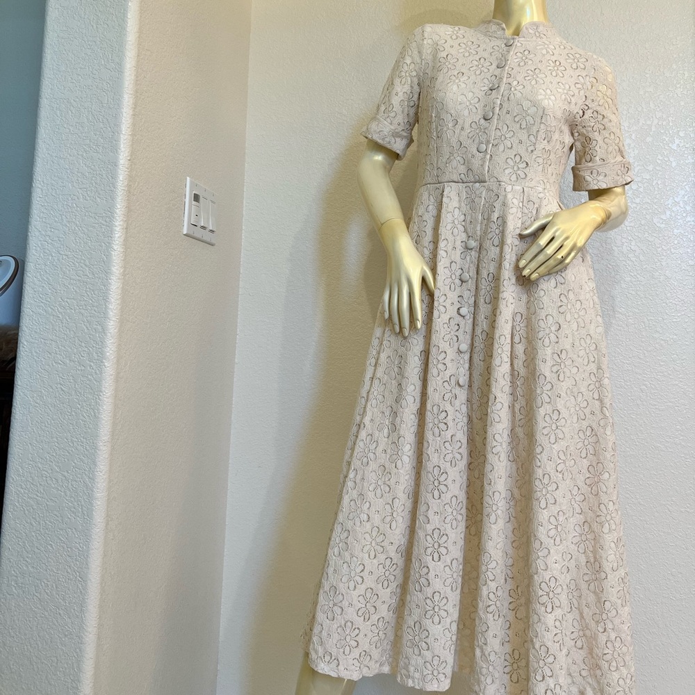 SHNN GUO GUO - Eyelet Embroidered High Neck Ivory Midi Dress - Size XL (Asian)